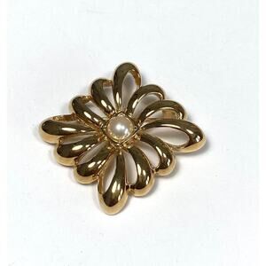 MONET Brooch Pin Faux Pearl Gold Tone